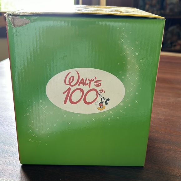 Walt Disney Musical Birthday Water Globe Limited Edition 2001 NIB - Picture 2 of 7